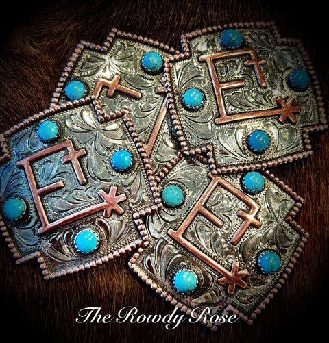 Boucles d'oreilles en cuir marron western avec conchos en cristal Boucles d'oreilles en cuir marron western avec conchos en cristal